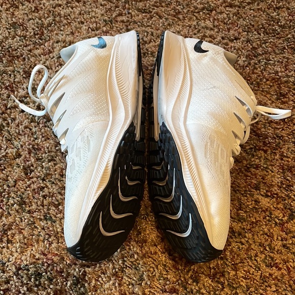 Nike sneakers - Picture 2 of 5